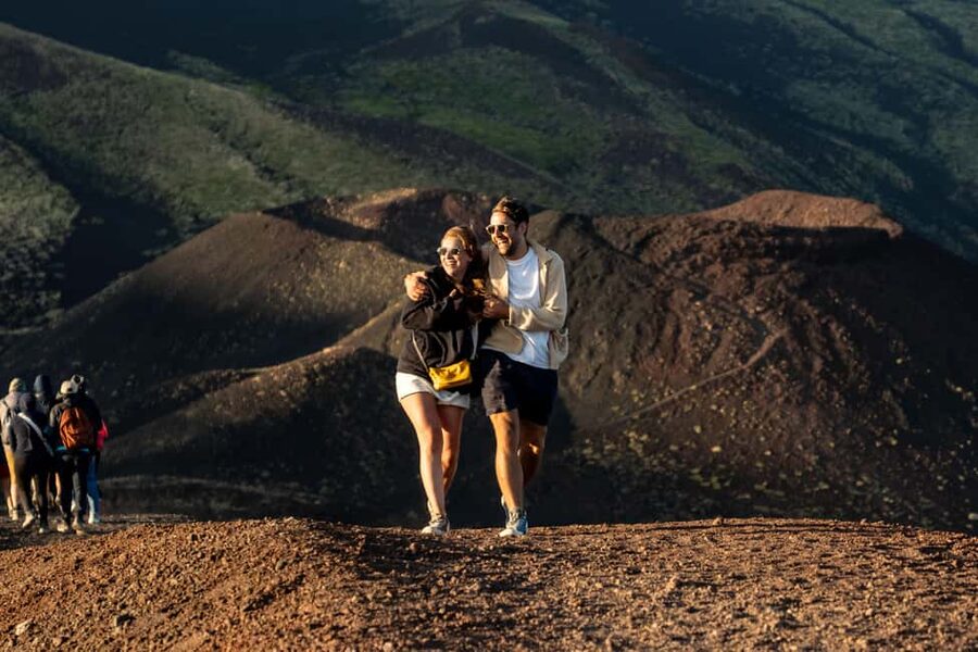 Etna Sunset Tour: Volcano trek, Cave & tasting from Catania - Why this Etna tour works well