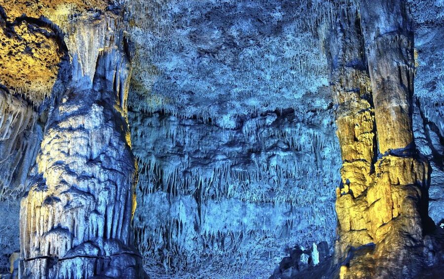 From Alcúdia: Dinosaurland and Hams' Caves Half-Day Trip - Who will enjoy this half-day trip?
