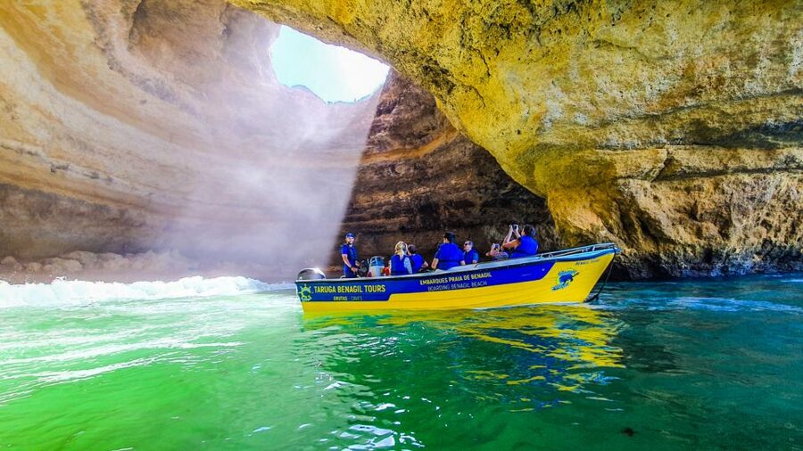From Benagil: Benagil Cave & Marinha Beach Express Tour - A fast introduction to the Algarve coast