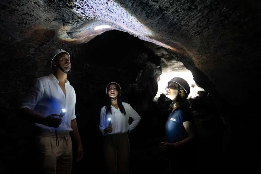 From Catania: trek on Mount Etna, Lava Cave & tasting Tour - Inside Grotta Lunga with a helmet and lamp
