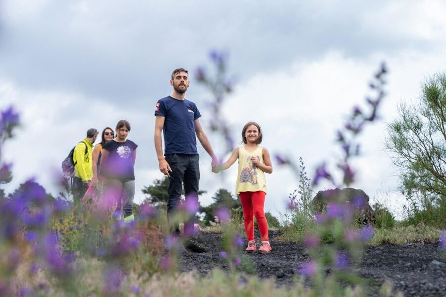 From Catania: trek on Mount Etna, Lava Cave & tasting Tour - Languages, group size, and guide quality