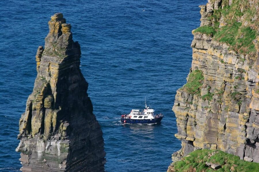 From Dublin: Cliffs of Moher, Boat Tour & Aillwee Cave - The long ride back to Dublin