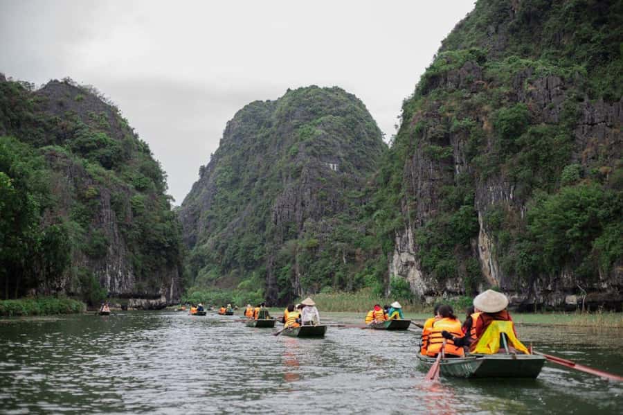 From Hanoi: Hoa Lu, Tam Coc, and Mua Cave Adventure Day Tour - Hoa Lu, Vietnam’s former capital