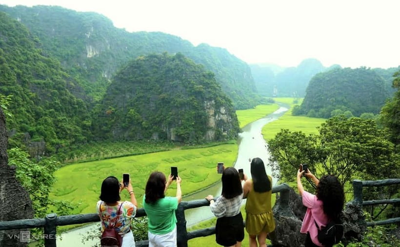 From Hanoi: Tam Coc Boat Trip and Hoa Lu & Mua Cave Tour - Should you book it?