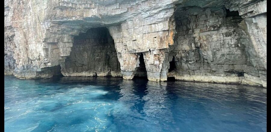 From Hvar: Blue Cave, Green Cave & 5 Islands Speedboat Tour - Budikovac’s Blue Lagoon starts the swimming
