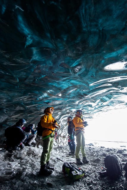 From Jökulsárlón: Vatnajökull Glacier Blue Ice Cave Tour - What the guides add to the experience