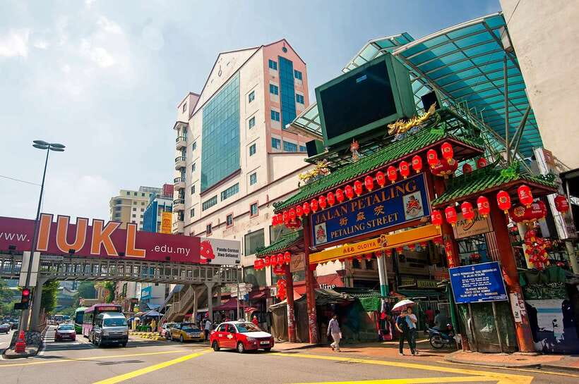 From Kuala Lumpur: Batu Caves Cultural Temple Tour - The National Mosque and Malaysia’s modern identity
