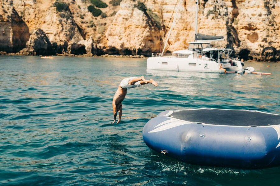 From Lagos: 2.5-Hour Guided Coastal Boat Tour & Grotto Visit - The return toward Porto de Mós