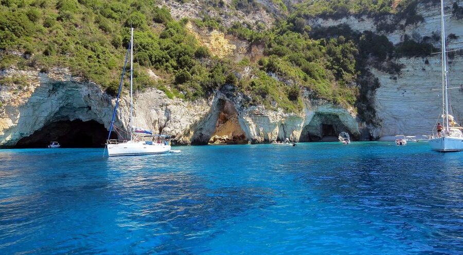 From Lefkimmi: Paxos, Antipaxos & Blue Caves Boat Tour - What to bring and how to make the day better