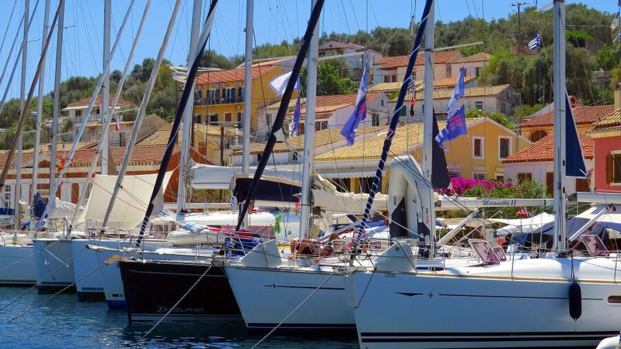 From Lefkimmi: Paxos, Antipaxos & Blue Caves Boat Tour - The boat ride to Antipaxos