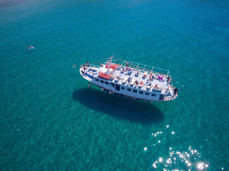 From Naxos: Koufonisia Boat Cruise and Rina's Cave w/ Lunch - Setting out from Agia Anna Port