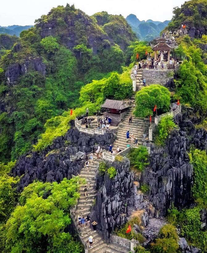 From Ninh Binh: Hoa Lu, Bai Dinh, Trang An, & Mua Cave Tour - One busy day from Ninh Binh