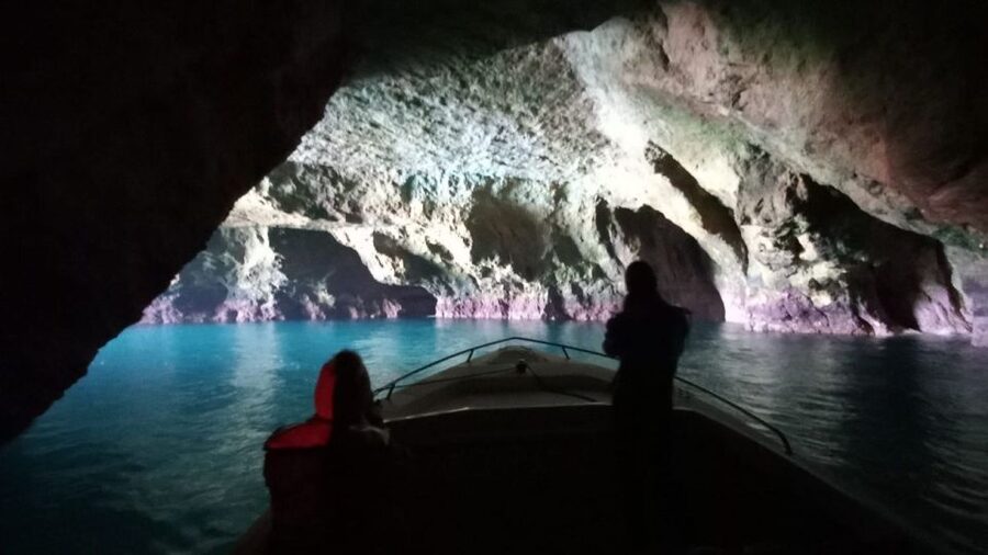 From Portimão: Algar de Benagil and Sea Caves Boat Tour - Five things to know before booking