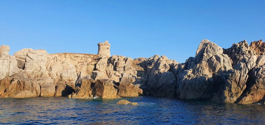 From Sagone/Cargèse: Piana Sea Caves & Snorkeling Boat Tour - Capo Rosso combines cliffs and water time