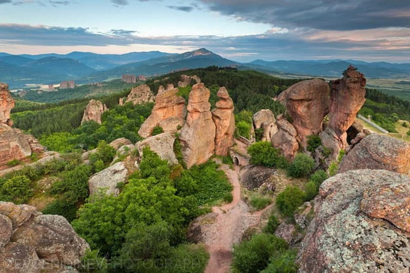 From Sofia: Belogradchik Rocks & Venetsa Cave Full-Day Tour - What the guide adds during a 10-hour day
