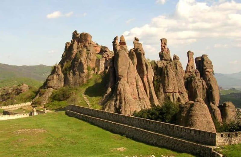 From Sofia: Belogradchik Rocks & Venetsa Cave Full-Day Tour - The schedule, from Sofia pickup to the return