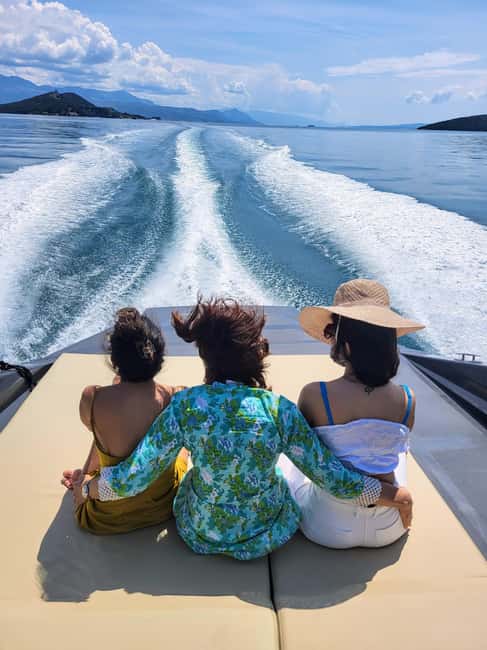 From Split: Blue Cave, Hvar, Mamma Mia, 5 Islands boat Tour - Two hours in Hvar Town