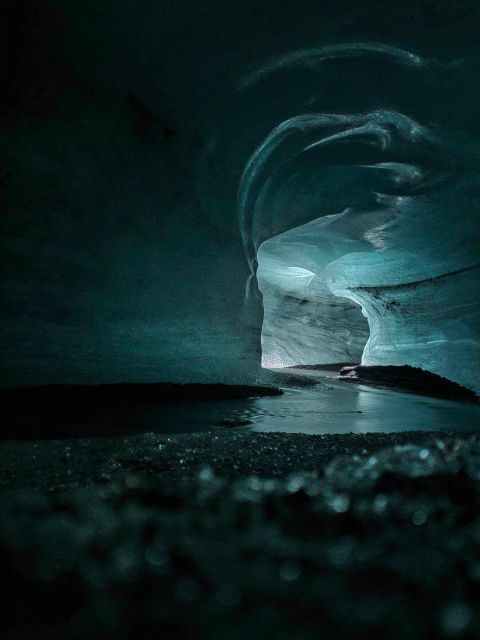 From Vik: Myrdalsjokull glacier and Katla Ice Cave Tour - Meeting in Vík and heading toward the glacier