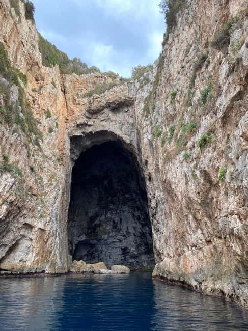 From Vlore: Haxhi Ali Cave & Karaburun Beach Speedboat Tour - Haxhi Ali Cave and the pirate story