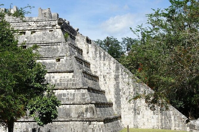 Full-Day Chichen Itza, Coba, cenote Ik Kil and Tulum Private Tour - The long road between the ruins