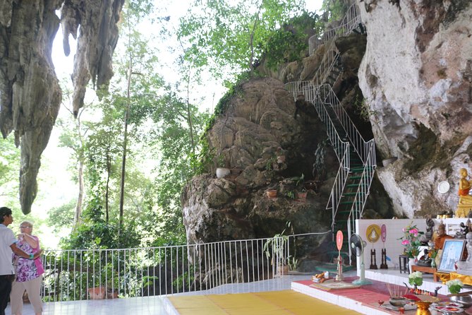 Full-Day Temple Tour Including Dragon Cave from Khao Lak - Lunch at a local restaurant is more than a break