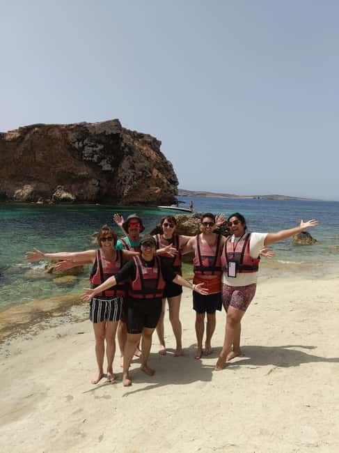 Gozo: 1 Hour Kayak plus +Cave Tour + Drop off Blue Lagoon - The 30-minute Hondoq Bay pause