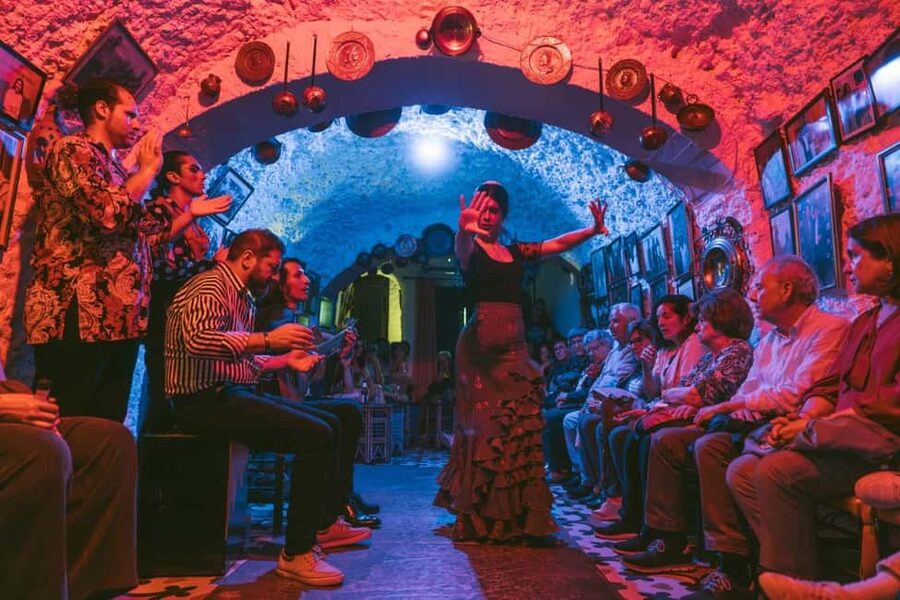 Granada: Los Amayas Cave Flamenco Show in Sacromonte - Why arriving 30 minutes early pays off