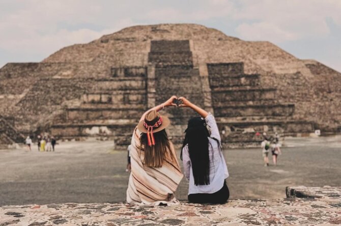 Guided Tour in Teotihuacan with Cave Breakfast and Transportation - The artisan stop: plants, obsidian, and sales pressure