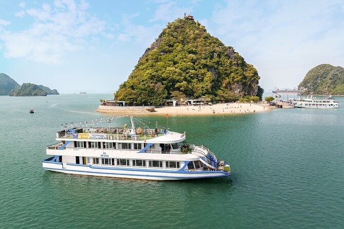 Ha Long Bay Cruise Day Tour - Cave, Kayaking, Swimming & Lunch - The key things to know before you book