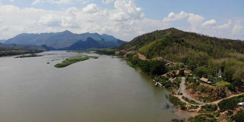 Half Day Mekong Cruise to Pak Ou Caves (Morning / Afternoon) - What lunch adds to the day
