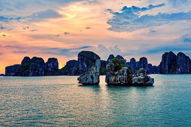 Halong Bay Full Day with Kayaking, Hiking viewpoint, Cave - Deluxe To Luxury - Setting out from Tuan Chau Island