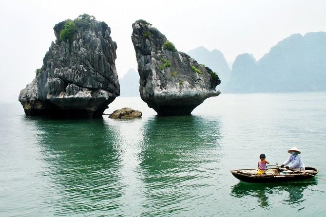 Halong Bay Full Day with Kayaking, Hiking viewpoint, Cave - Deluxe To Luxury - Titop Island and the 420-step viewpoint