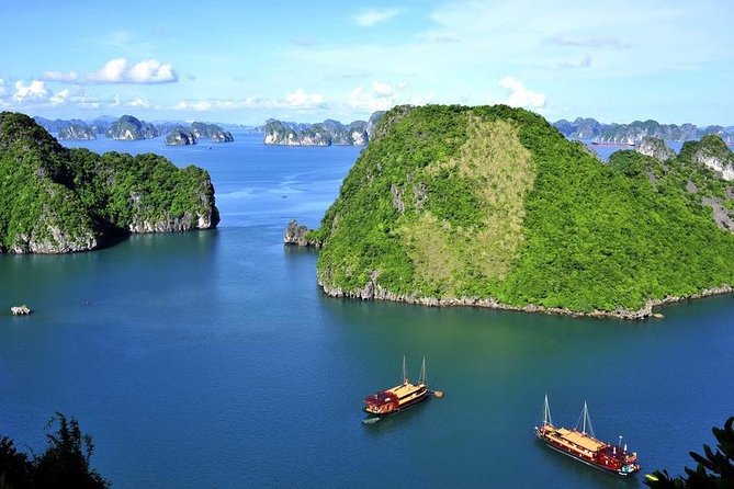 Halong Bay Full Day with Kayaking, Hiking viewpoint, Cave - Deluxe To Luxury - Food, guide service, and group size