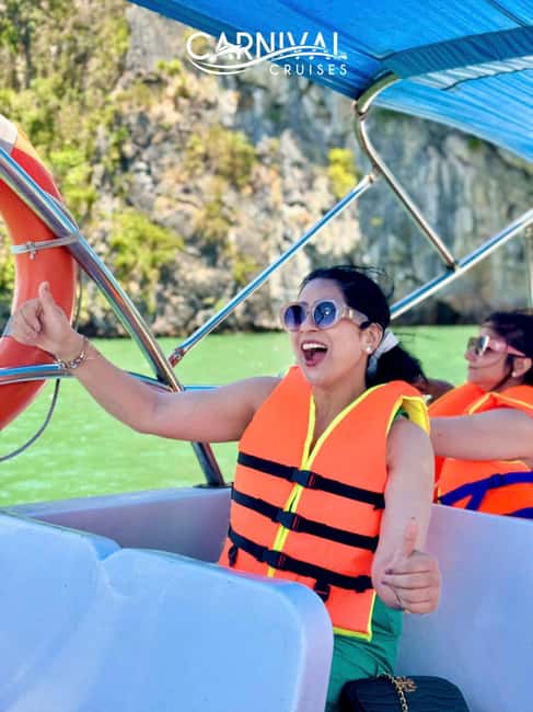Halong Bay: Luxury Day Cruise, Caves, Kayak & Buffet Lunch - A seven-hour introduction to Halong Bay