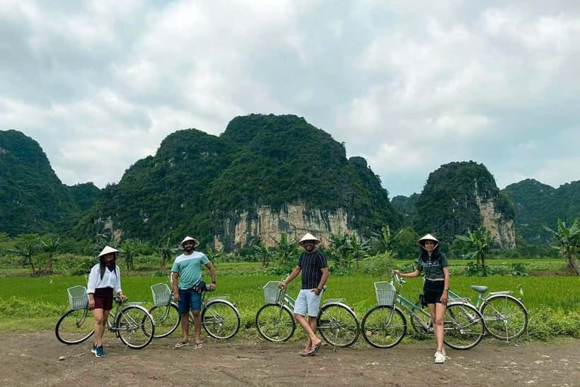 Hanoi/Ninh Binh: 1-Day Tam Coc/Trang An, Hoa Lu & Mua Caves - The Mua Cave climb and the view from above