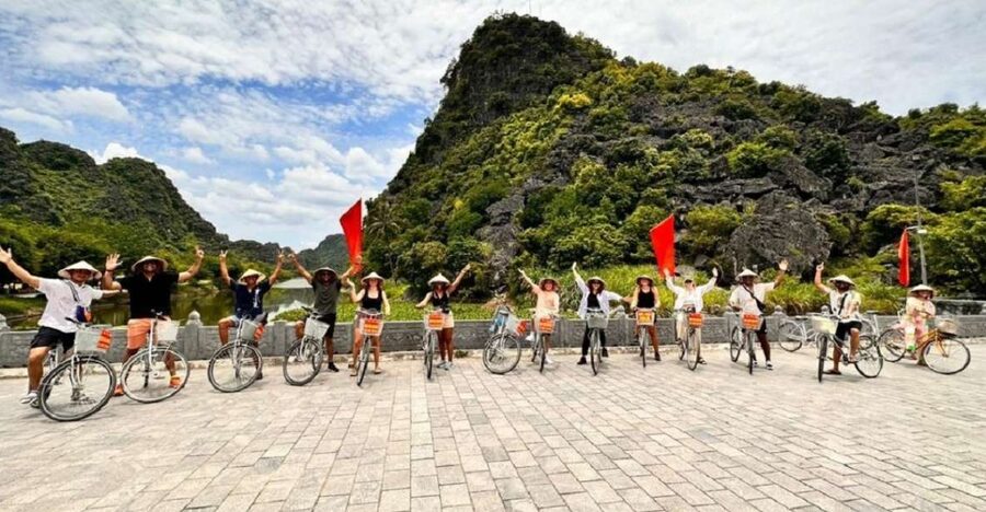 Hanoi: Ninh Binh, Hoa Lu, Tam Coc and Mua Cave Day Trip - Key points to know before booking