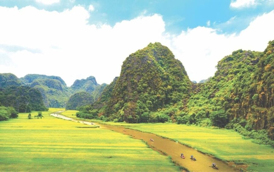 Hanoi: Ninh Binh, Hoa Lu, Tam Coc and Mua Cave Day Trip - Timing, crowds, and the return to Hanoi