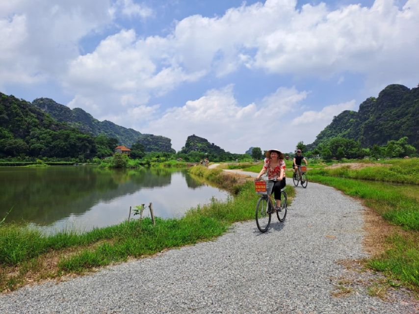 Hanoi: Ninh Binh, Hoa Lu, Tam Coc and Mua Cave Day Trip - Hoa Lu and Vietnam’s tenth-century capital