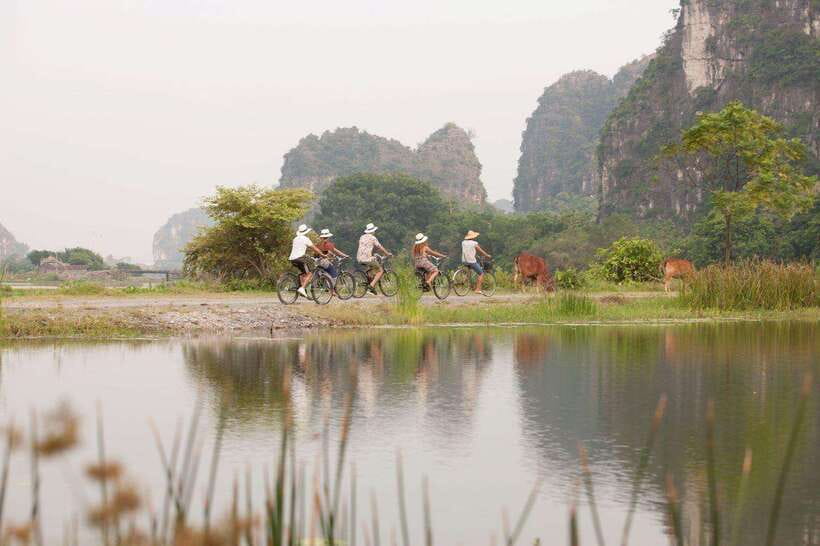 Hanoi: Ninh Binh- Hoa Lu - Trang An - Mua Cave - Best Seller - Buffet Lunch and Local Goat Dishes