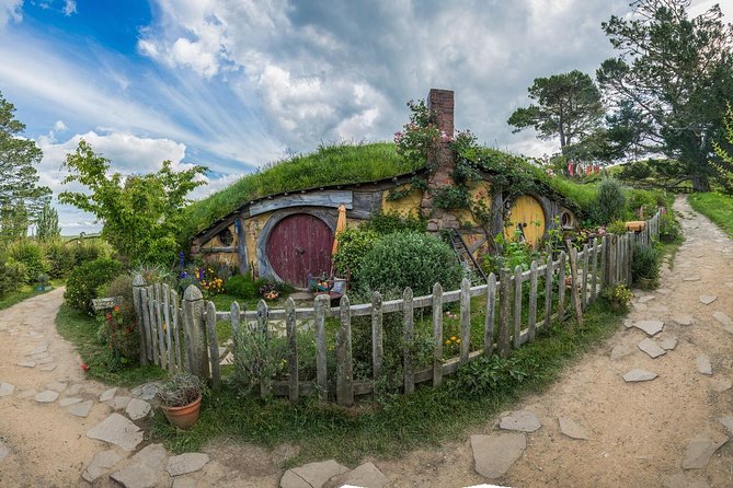 Hobbiton & Waitomo Caves Guided Day Trip from Auckland incl lunch - The return route through Māori places and Waikato country