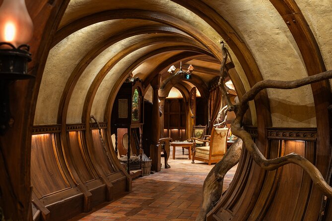 Hobbiton & Waitomo Caves Guided Tour from Auckland with Lunch - Practical tips for a smoother day