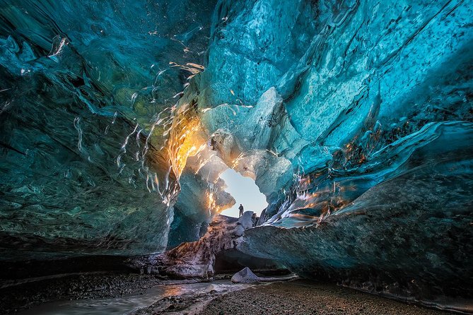 Ice Cave Tour in the National Park of Vatnajökull - Inside the changing Vatnajökull ice