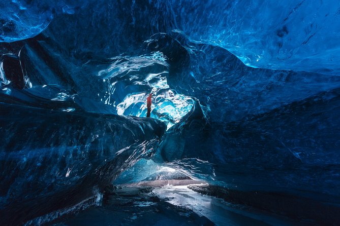 Ice Cave Tour in the National Park of Vatnajökull - Crowds, waiting, and the real pace