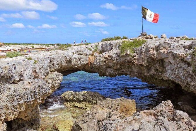 Jade Caverns Private Jeep Tour with Lunch and Snorkeling - Playa Chen Rio and a natural pool