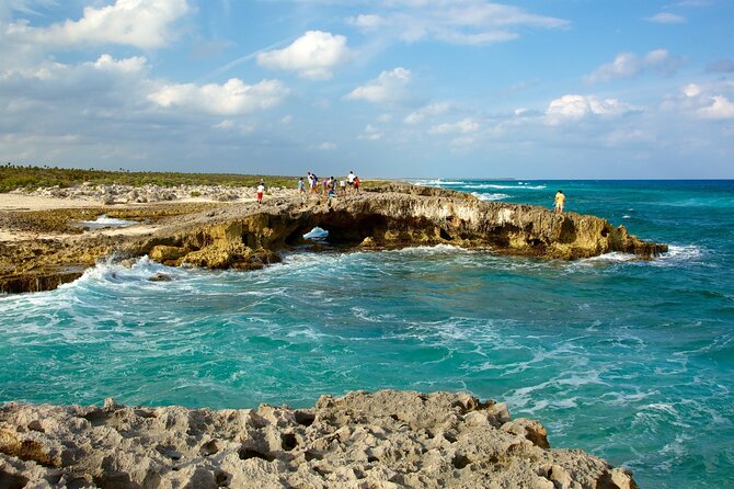 Jade Caverns Private Jeep Tour with Lunch and Snorkeling - Guides make the biggest difference
