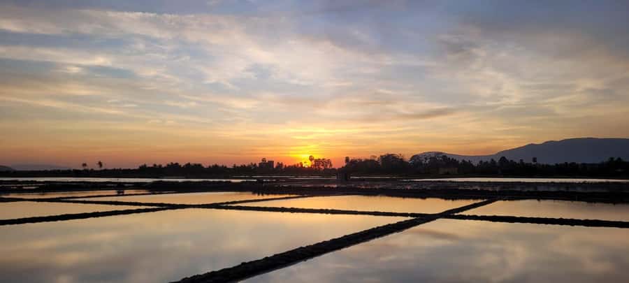 Kampot Countryside include Pepper farm, Salt field & Lake - Key points to know before you go