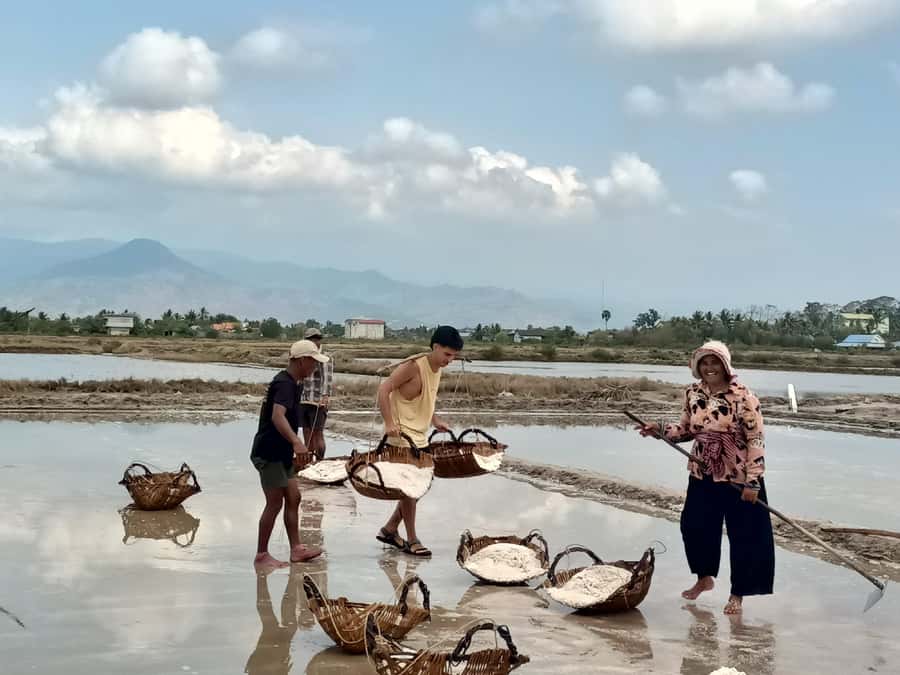 Kampot Countryside include Pepper farm, Salt field & Lake - Who should book this Kampot tour?