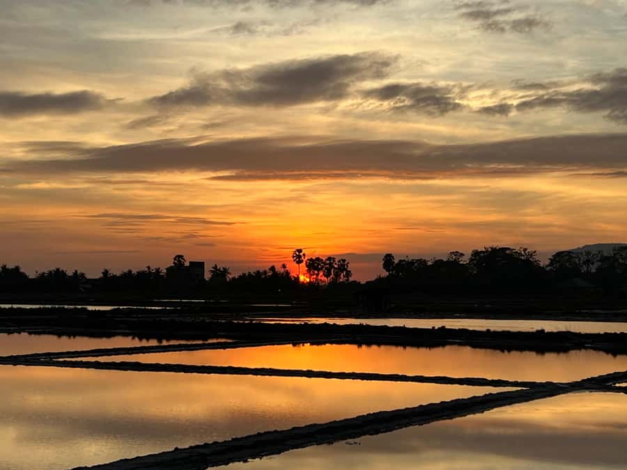 Kampot Countryside include Pepper farm, Salt field & Lake - Salt fields: best in the afternoon light