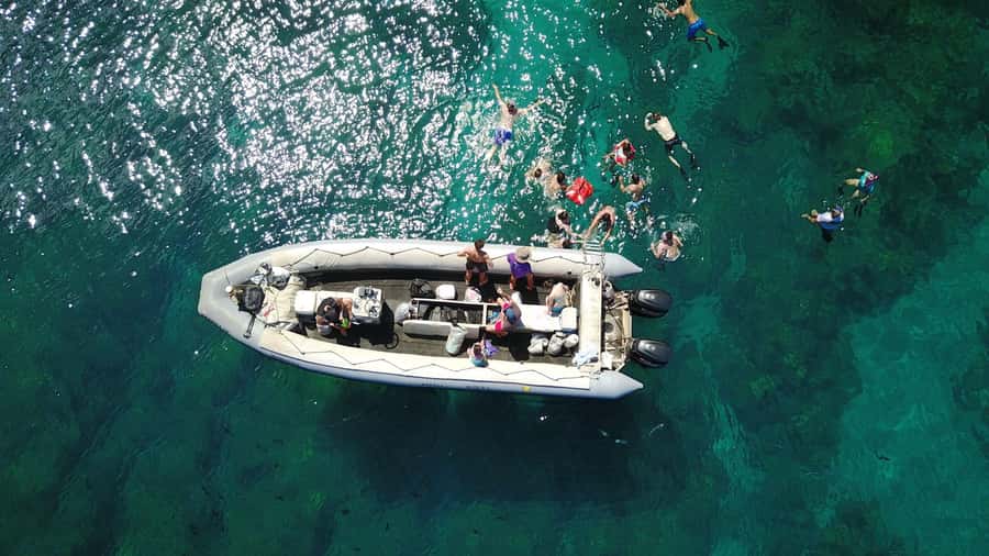 Kauai: Nā Pali Coast Zodiac Raft Sea Caves + Snorkel - Who should book this trip?