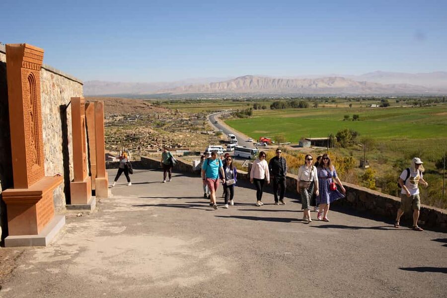Khor Virap, Noravank and Birds' Cave Trip with Wine Tasting - Lunch near Yeghegnadzor